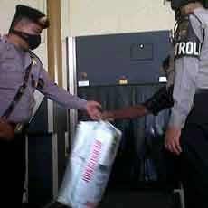 Antisipasi Teror KTT ASEAN, Penumpang Kapal Tujuan Bali Dirazia