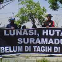 Eks Pekerja Jembatan Suramadu Demo Tuntut Pelunasan Gaji