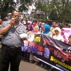 Minta Ganti Rugi Lahan, Warga Bocimi Geruduk Gedung Sate