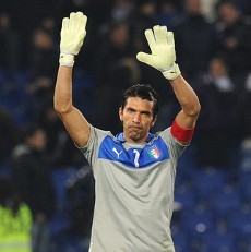 Sudah 112, Buffon Kini Berandai-andai Sampai 150