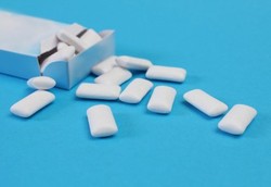 Efek Makan Permen Karet Setelah Gosok Gigi