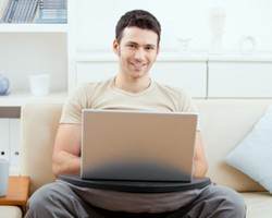 Tak Perlu Pasang Foto Tampan di FB untuk Goda Wanita