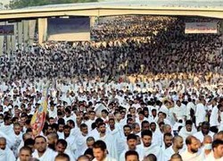 Gagal Pulang, Jamaah Kloter 18 Solo Terlantar di Pondokan