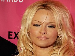 Pamela Anderson Akan Perankan Bunda Maria