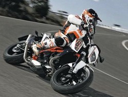 KTM Duke 690, Motor 1 Silinder yang Sangar