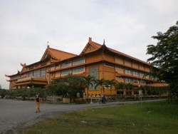 Maha Vihara Maitreya - Vihara Terbesar di Indonesia