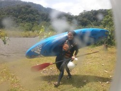 Menjadi Kayaker Perempuan Indonesia Pertama di Sungai Alas