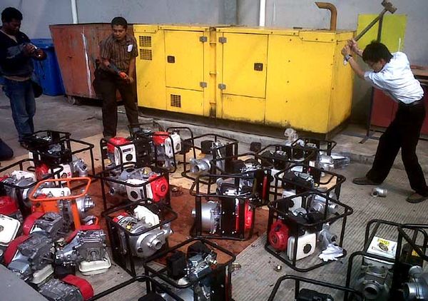 Honda Musnahkan Mesin Pompa Air Palsu