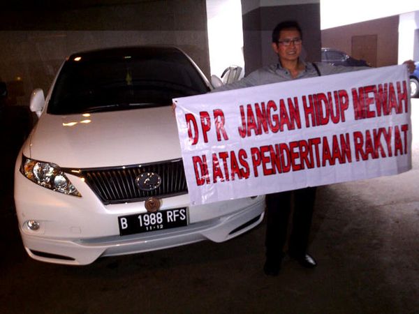 Pong Sentil Gaya Hidup Mewah Anggota DPR