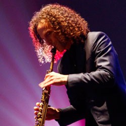 Konser Kenny G Menuai Banyak Decak Kagum