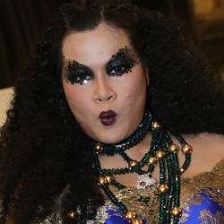 Beraksi Jadi Model, Okky Lukman Terpeleset di Catwalk