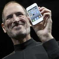 Steve Jobs Inginkan Jaringan Mandiri untuk iPhone