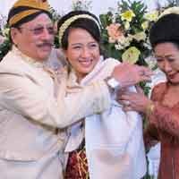 Jalani Prosesi Siraman, Astrid Tentang Rasa Menangis