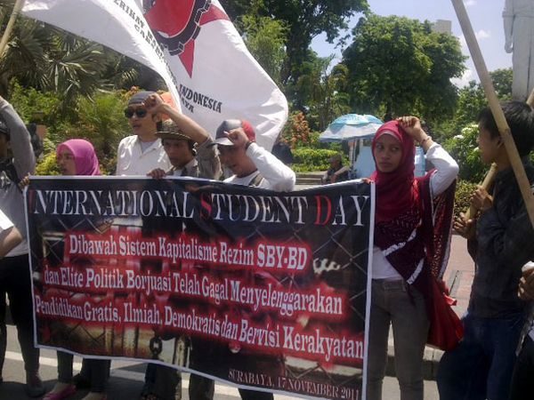 SMI Peringati Hari Perjuangan Mahasiswa Internasional