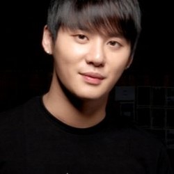 Lelang Amal, Junsu JYJ Lelang Jersey yang Belum Dicuci