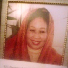 Isak Tangis Sambut Kedatangan Jenazah Istri MS Hidayat di Rumah Duka