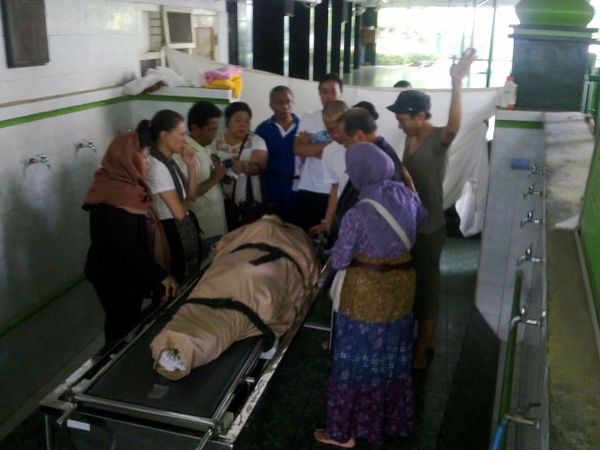 Jatuh di Kamar Mandi, Istri MS Hidayat Wafat