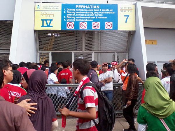 Pemain ke-12 Timnas Telah Padati GBK