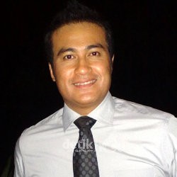 Adjie Pangestu Pacari Gadis 10 Tahun Lebih Muda