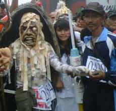 Mendung Iringi Pelepasan 10 Ribu Peserta Gerak Jalan Mojokerto-Surabaya