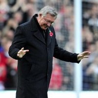 Evra Diserang Poyet, Fergie Membela