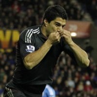 Suarez Bisa Lebih Hebat dari Torres