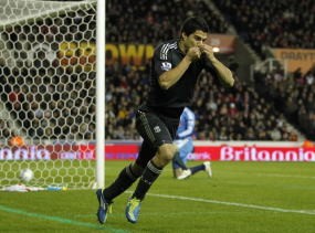 Suarez Bisa Lebih Hebat dari Torres