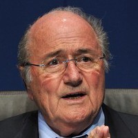 Blatter Minta Maaf tapi Menolak Mundur