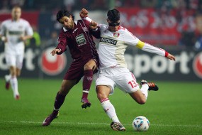 Leverkusen Bungkam Kaiserslautern