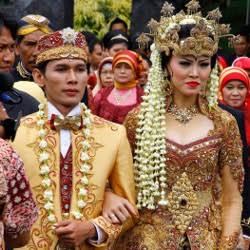 Suka Duka Menikah dengan Anak Band