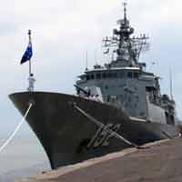 Latihan Bareng TNI AL, 2 Kapal Perang Australia Sandar di Perak