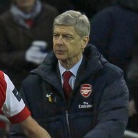 Wenger Ingin RVP Pensiun di Arsenal
