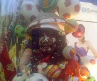 Berbaju Bola, Simbol Dukungan Giman