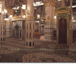 Nggak Kirim Karpet Raudlah, Bu?