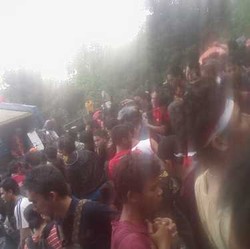 Demi Garuda Muda Mereka Rela Menginap di Masjid