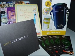 Bagi-Bagi Hadiah di Detikfood Year End Surprise