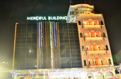 Merciful Building, Istana Oleh-oleh Manado