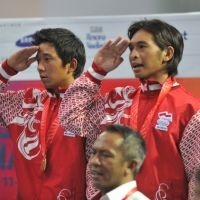 Ganda Putra Tenis Sumbangkan Emas