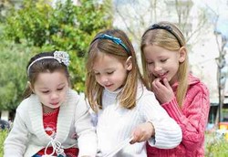 Kemampuan Bahasa Anak Pra Sekolah Dipengaruhi Temannya