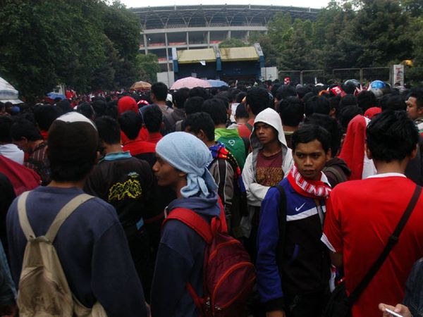 Antre Tiket Demi Garuda Muda