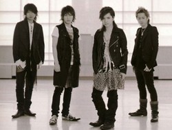 Tak Singgah ke Jakarta, LArc-en-Ciel Putar Film Konser