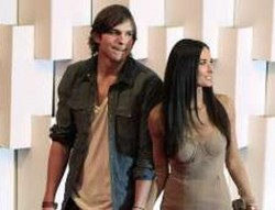 Beli Lexus, Usaha Terakhir Ashton Kutcher Rebut Demi Moore