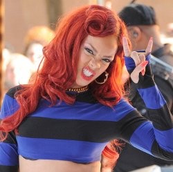 Terlalu Vulgar, Video Klip Rihanna Dicekal di Prancis