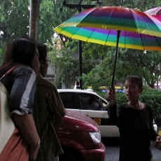 Ojek Payung Menjamur Saat Musim Hujan