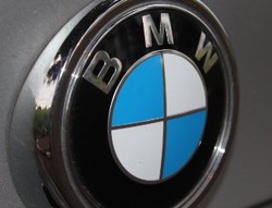 Amankah Mencampur Premium dan Pertamax di BMW?
