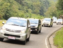 Menjajal Avanza Veloz di Tanjakan Silaiang