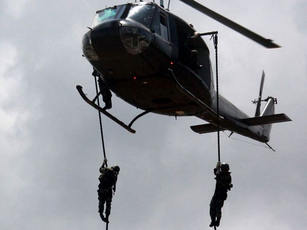 Raider TNI AD Latihan Pendaratan Pasukan