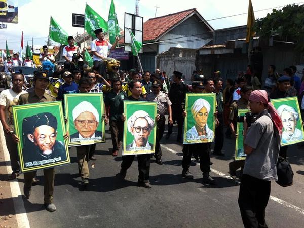 Kirab Resolusi Jihad Tiba di Cirebon Kirab Resolusi Jihad Tiba di Cirebon