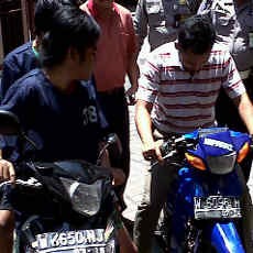 Datangi TKP Setelah Rampas Motor, Dua Pelaku Ditangkap