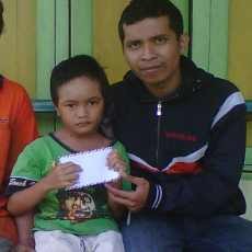 Rizky, Penderita Tumor Telinga Asal Jombang Terima Sumbangan